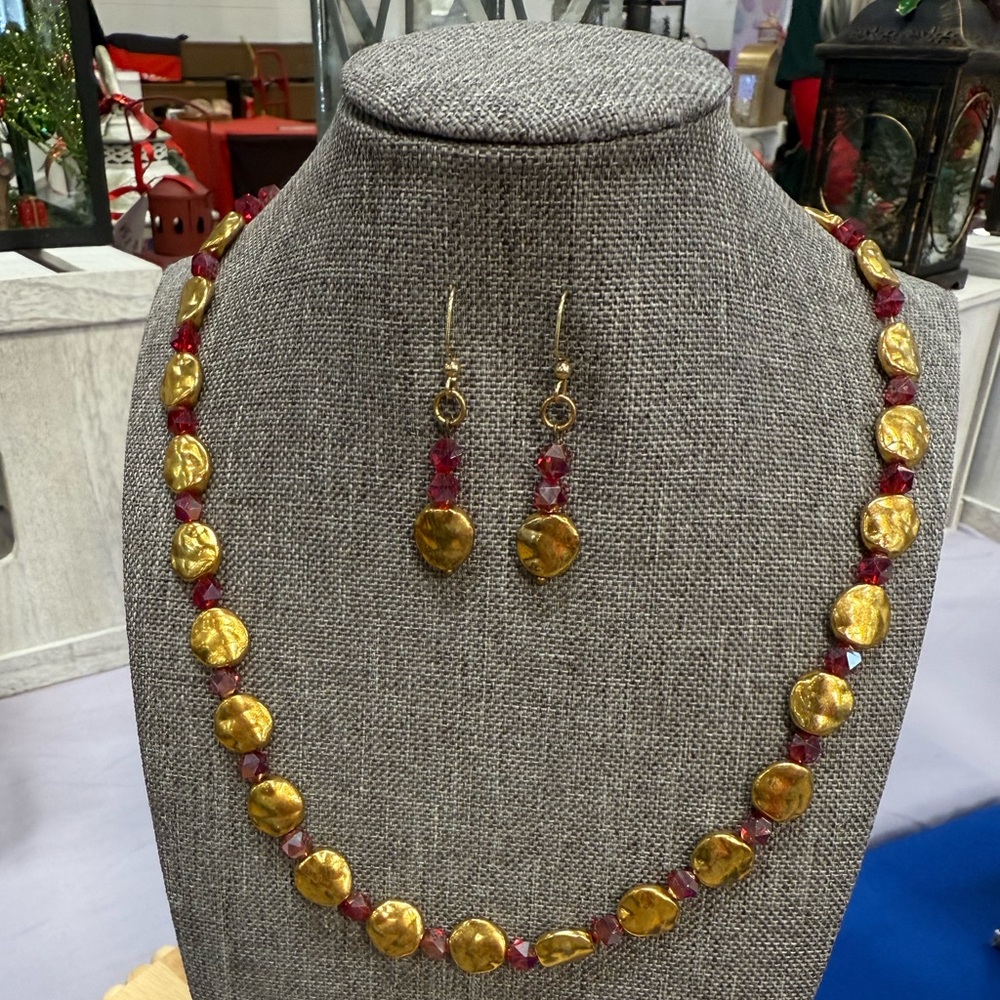 Elegant Gold and Red Necklace and Earring Set